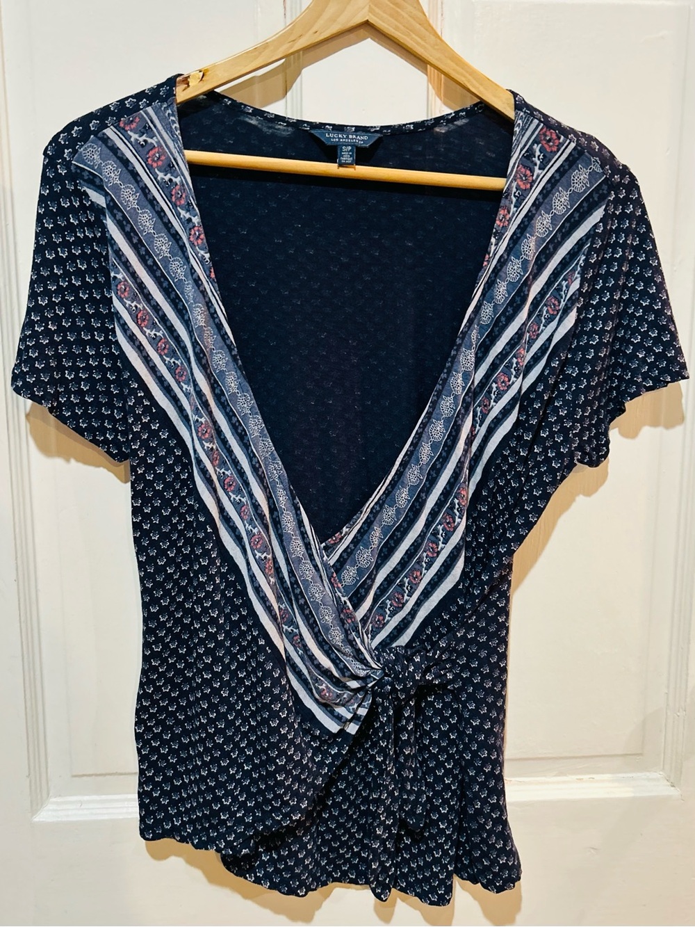 Lucky Brand Boho Floral Navy Blue Tie Front Wrap Top Casual Cottagecore Size S